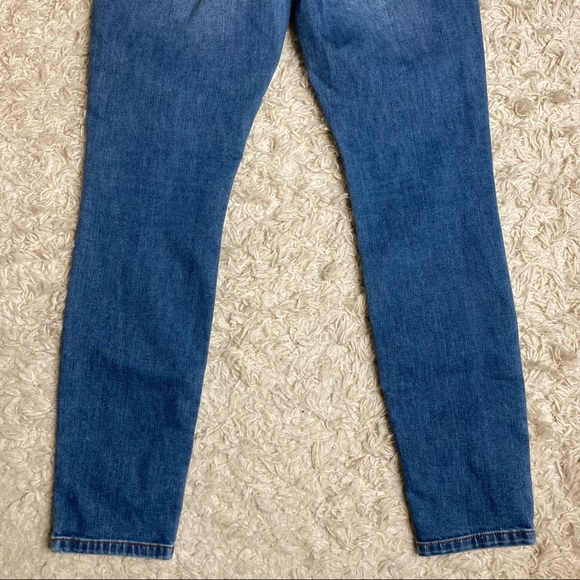 cAbi Distressed Skinny Curvy Medium Wash Jeans Size 8 in EUC - Picture 10 of 11